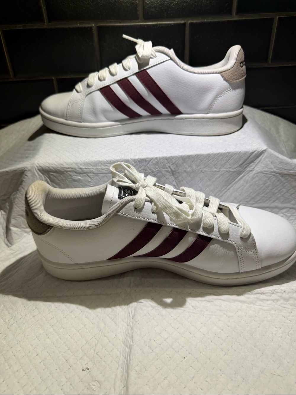 Adidas Grand Court White Burgundy Men’s Low Top Sneakers- Size 11- GY3621- Read